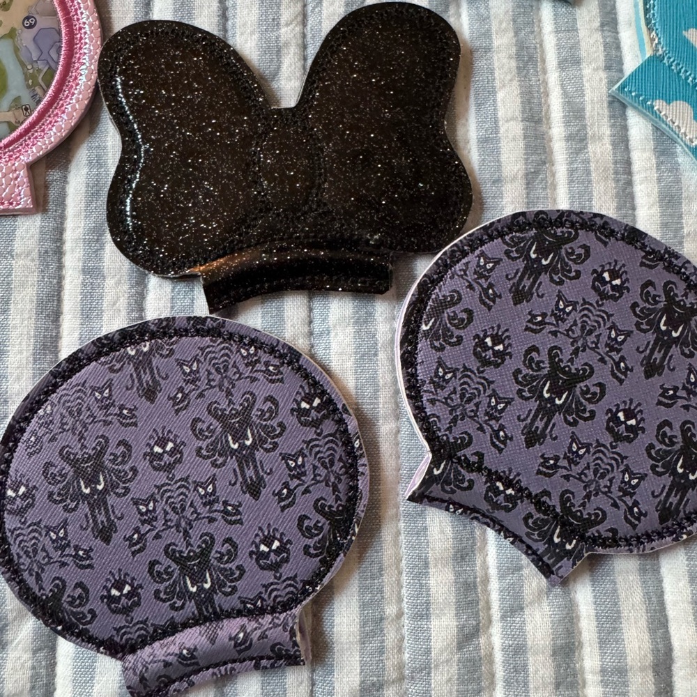 Vinyl Detachable Minnie Ears - all pieces shown included - Picture 6 of 6